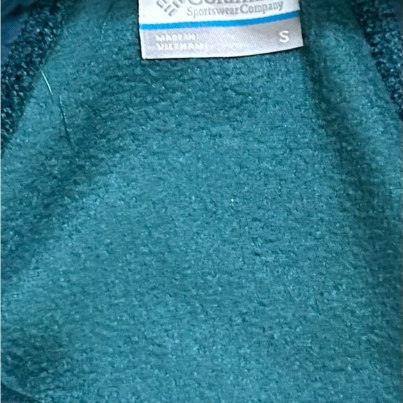 Columbia Women's Benton
Springs Full Zip Fleece Jacket in a teal color. - Picture 8 of 10